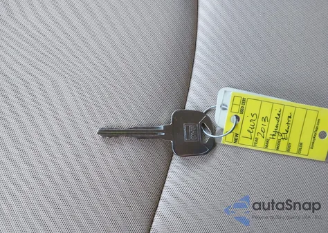 2013 Hyundai Elantra Gls z USA, uszkodzony, nr VIN 5NPDH4AE9DH408176